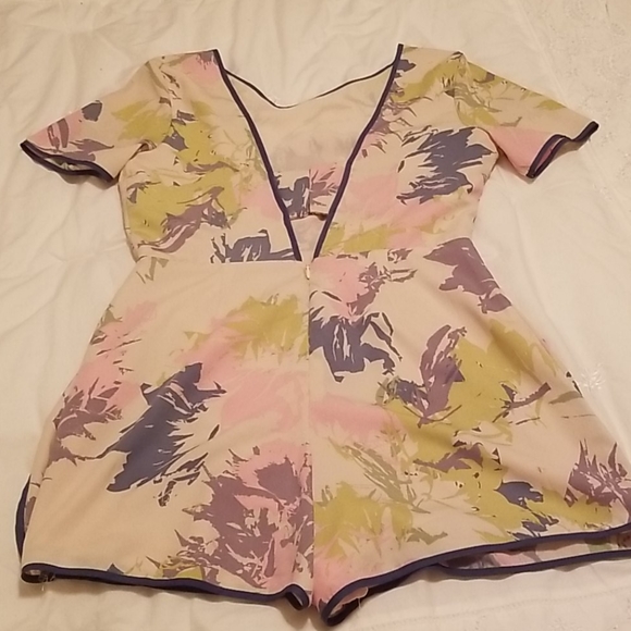 Adelyn Rae Romper - Picture 4 of 5